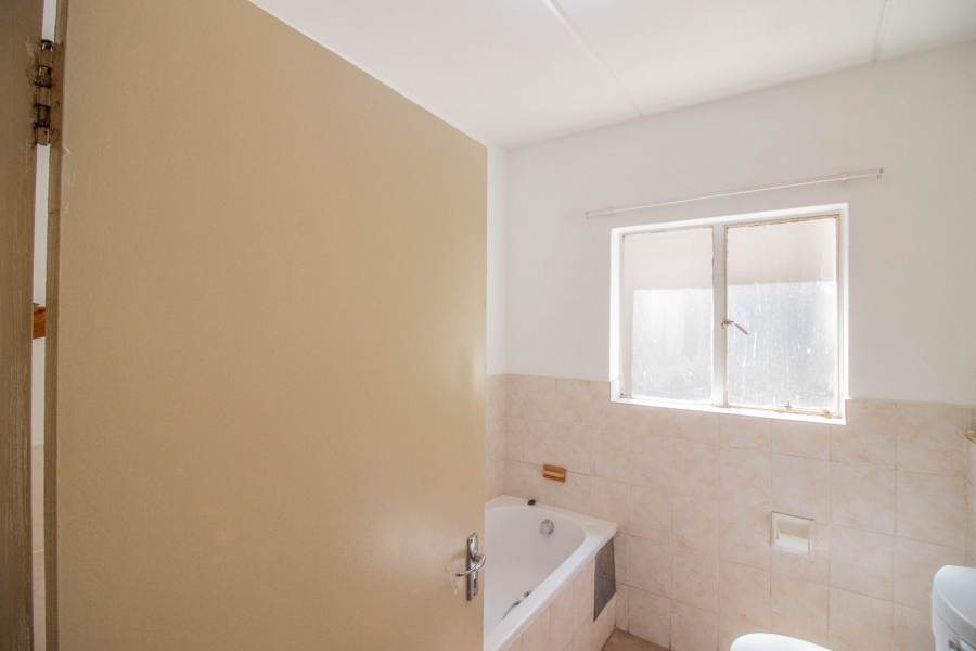 2 Bedroom Property for Sale in Birchleigh Gauteng