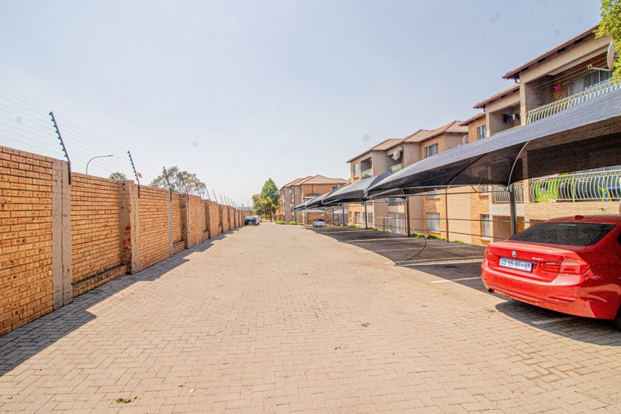 2 Bedroom Property for Sale in Birchleigh Gauteng