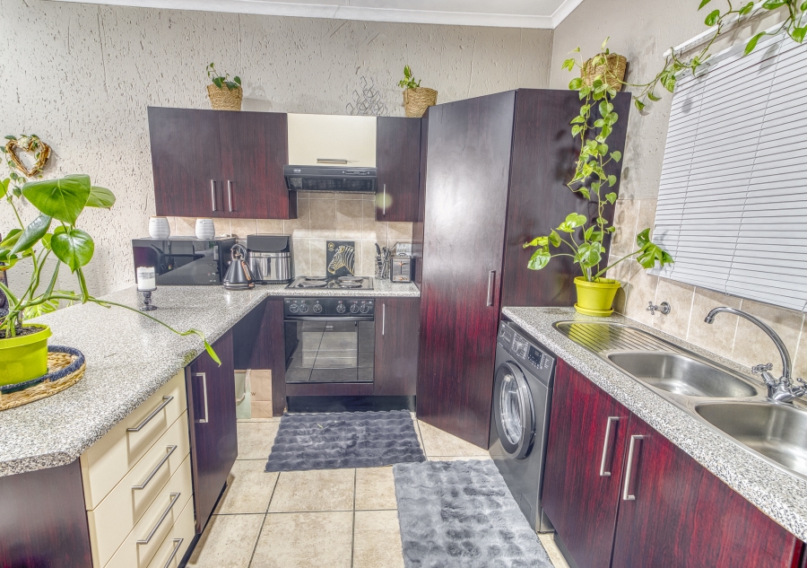 1 Bedroom Property for Sale in Paulshof Gauteng