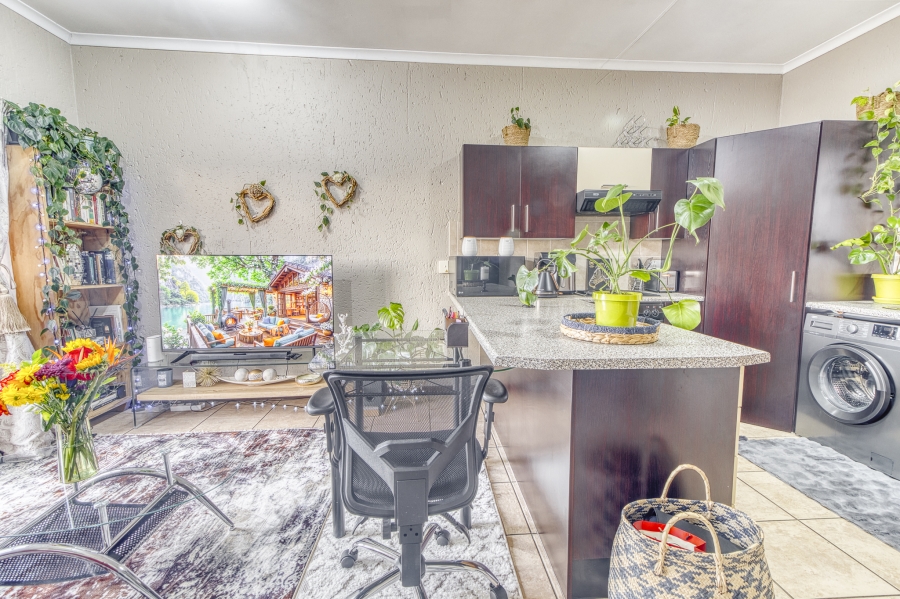 1 Bedroom Property for Sale in Paulshof Gauteng