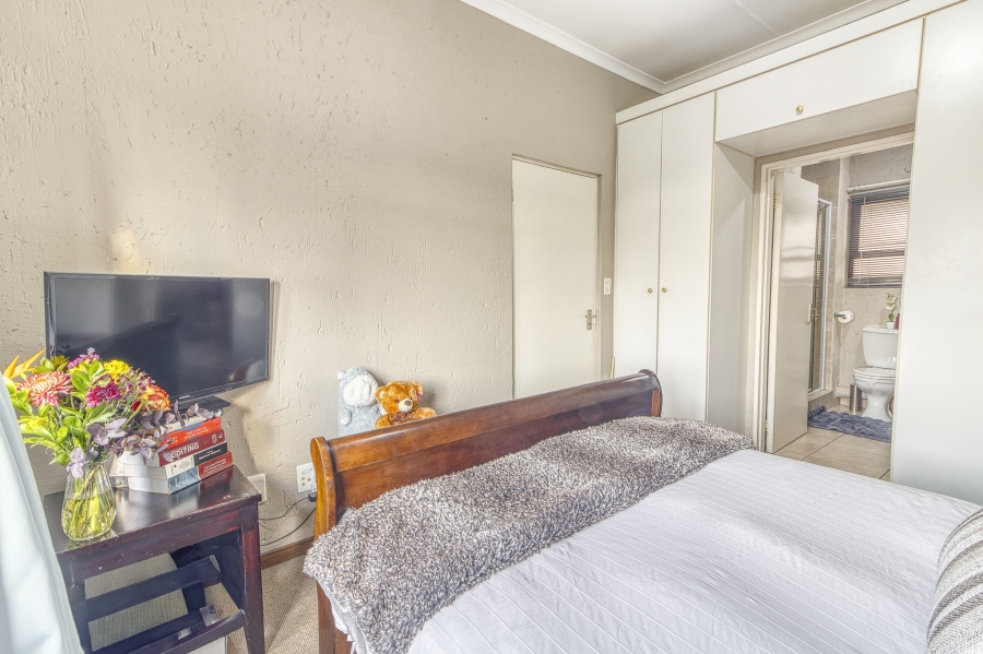 1 Bedroom Property for Sale in Paulshof Gauteng