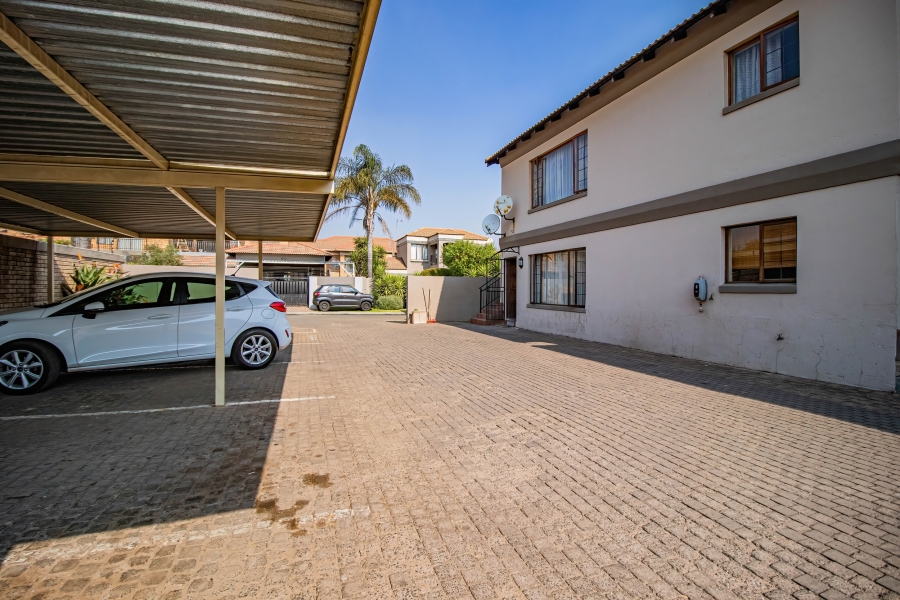 3 Bedroom Property for Sale in Sonneveld Gauteng