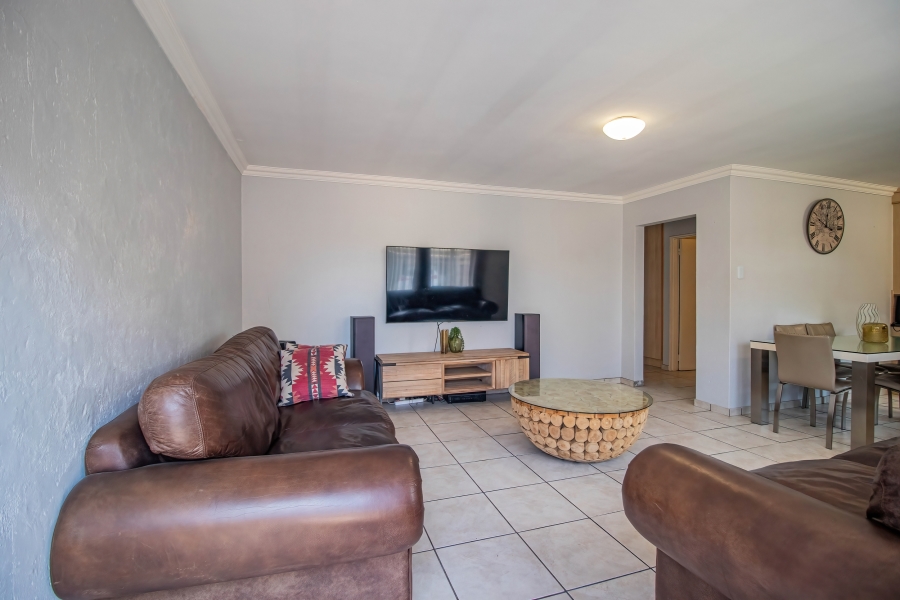 3 Bedroom Property for Sale in Sonneveld Gauteng