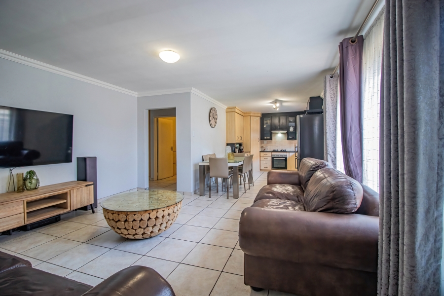 3 Bedroom Property for Sale in Sonneveld Gauteng
