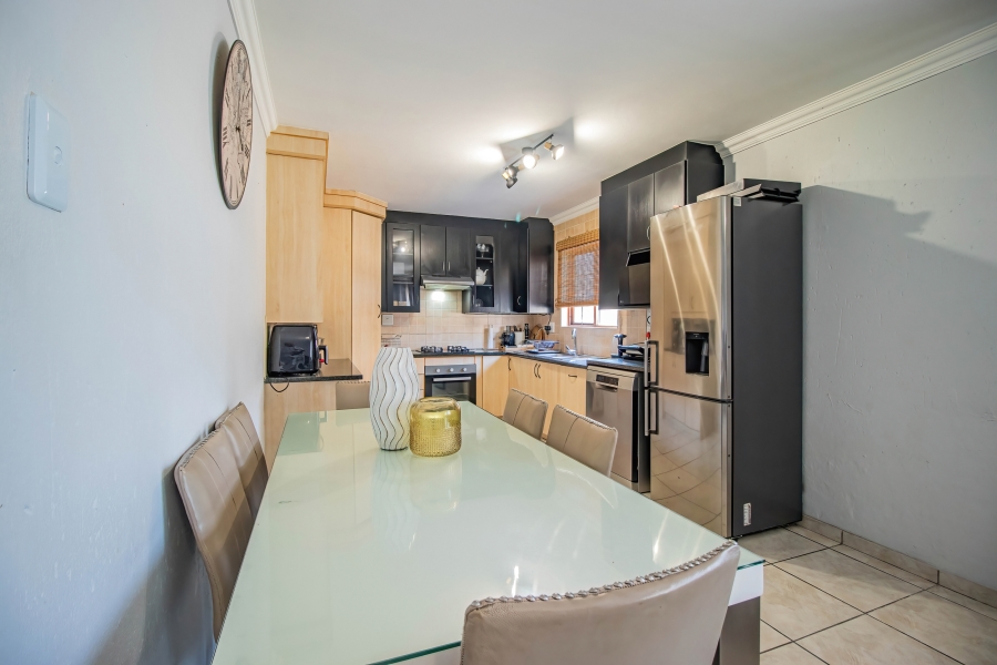 3 Bedroom Property for Sale in Sonneveld Gauteng