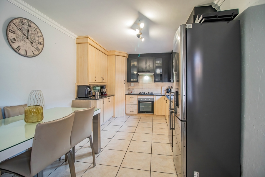 3 Bedroom Property for Sale in Sonneveld Gauteng