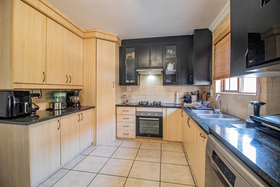3 Bedroom Property for Sale in Sonneveld Gauteng