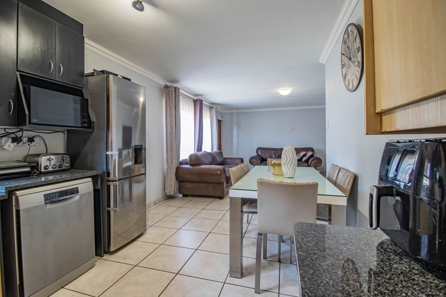 3 Bedroom Property for Sale in Sonneveld Gauteng