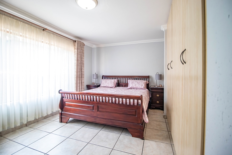 3 Bedroom Property for Sale in Sonneveld Gauteng