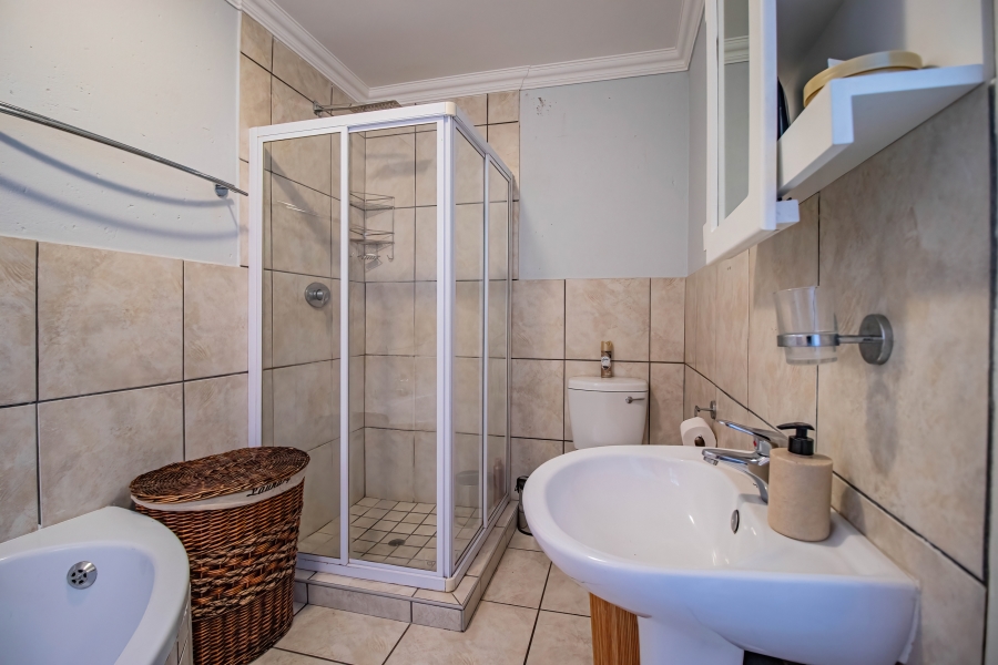 3 Bedroom Property for Sale in Sonneveld Gauteng