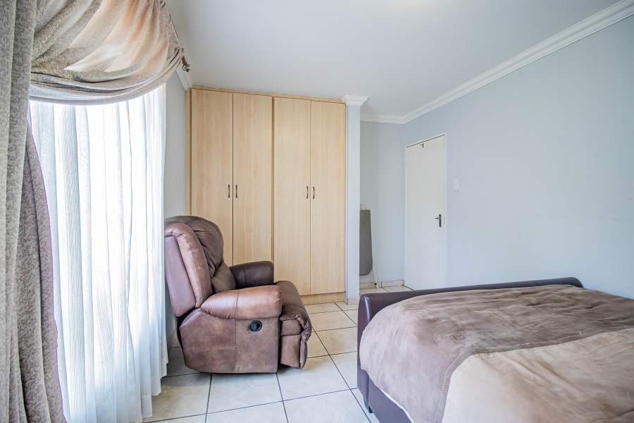 3 Bedroom Property for Sale in Sonneveld Gauteng