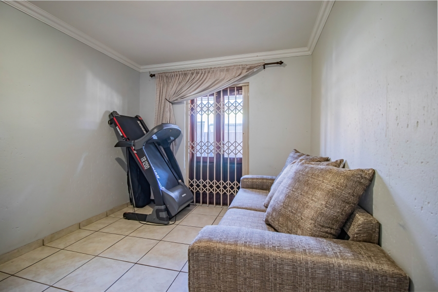 3 Bedroom Property for Sale in Sonneveld Gauteng