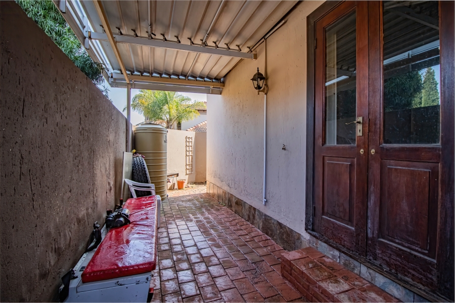 3 Bedroom Property for Sale in Sonneveld Gauteng
