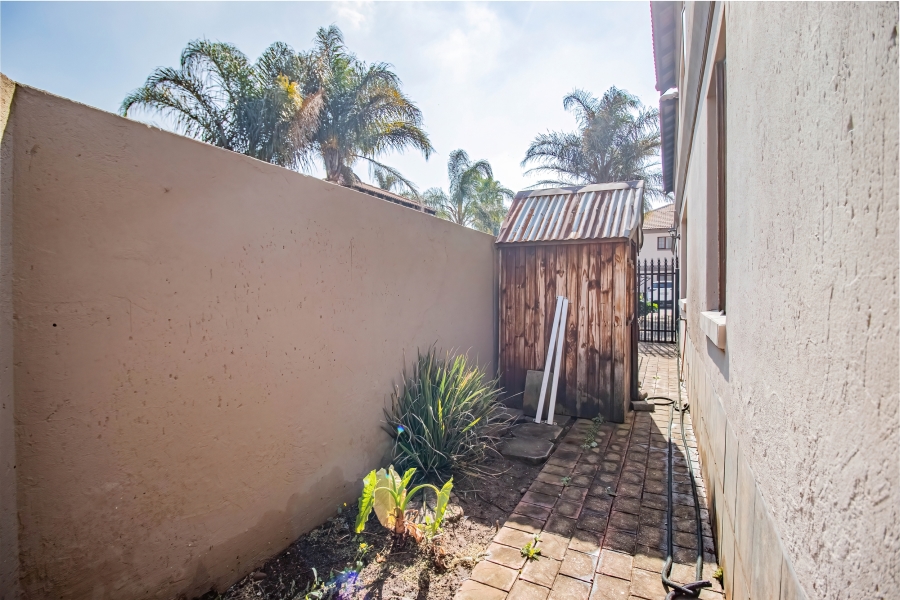 3 Bedroom Property for Sale in Sonneveld Gauteng