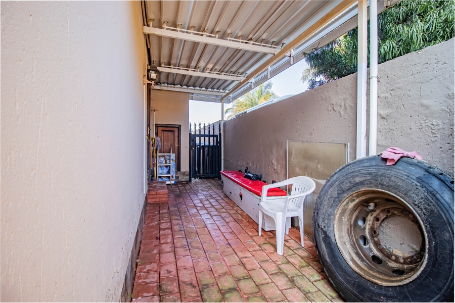 3 Bedroom Property for Sale in Sonneveld Gauteng