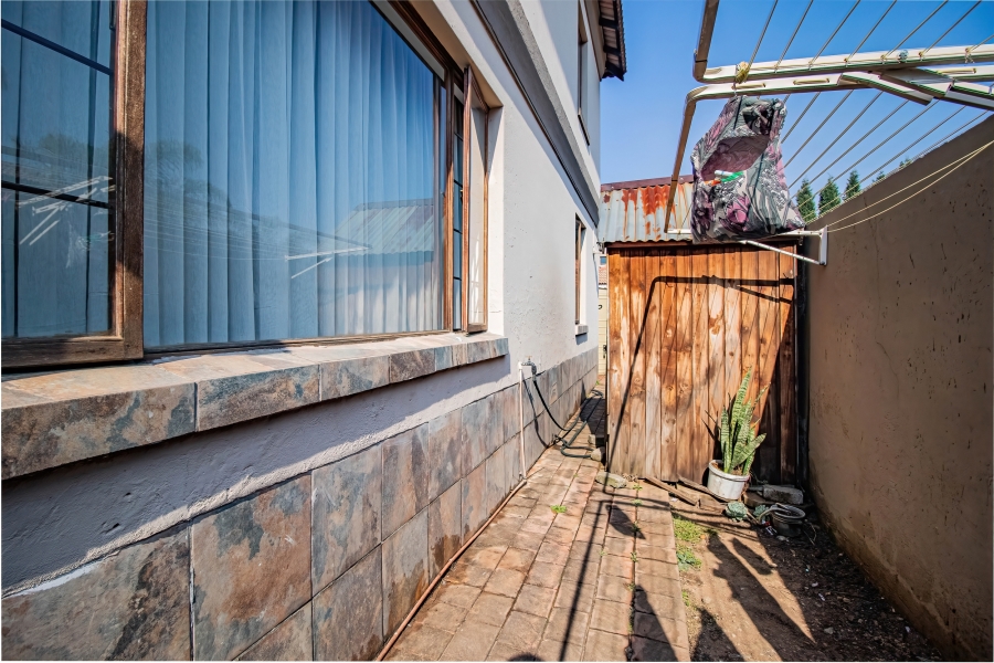 3 Bedroom Property for Sale in Sonneveld Gauteng