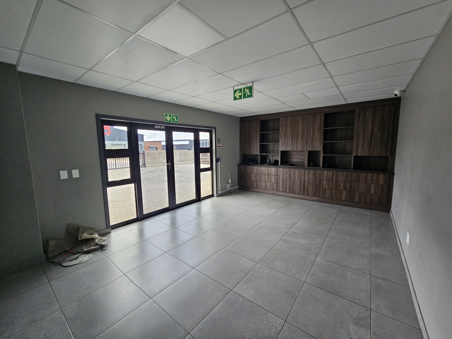 To Let Commercial Property for Rent in Knoppieslaagte Gauteng