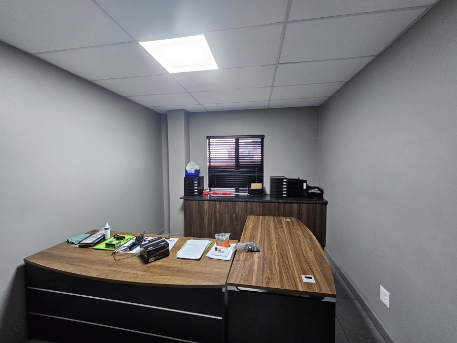 To Let Commercial Property for Rent in Knoppieslaagte Gauteng