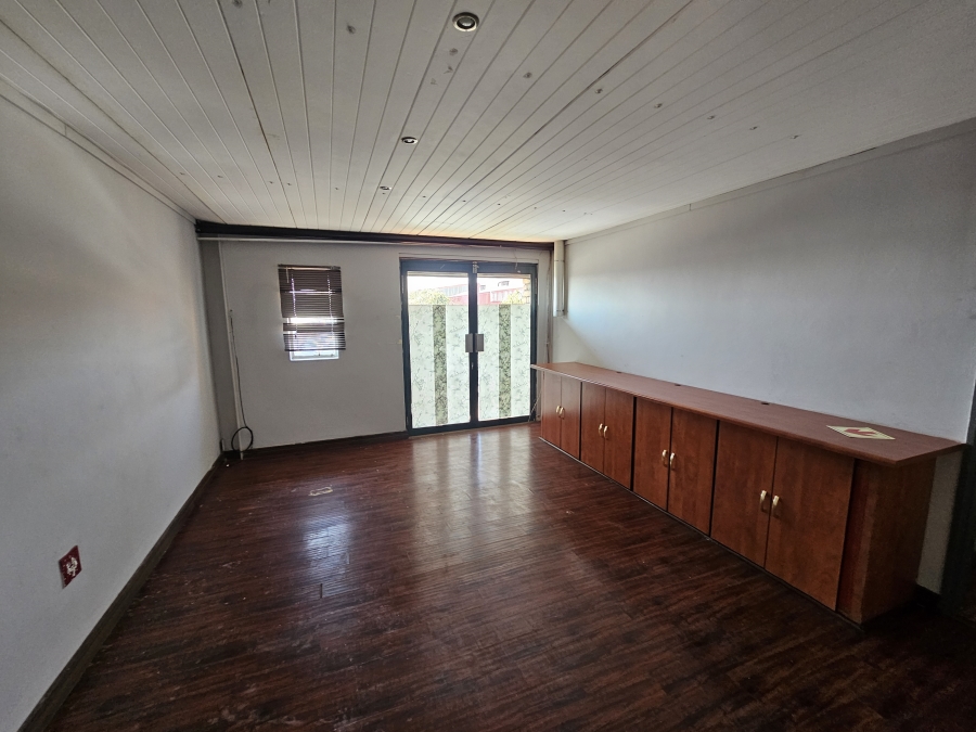 To Let Commercial Property for Rent in Hennops Park Industrial Gauteng