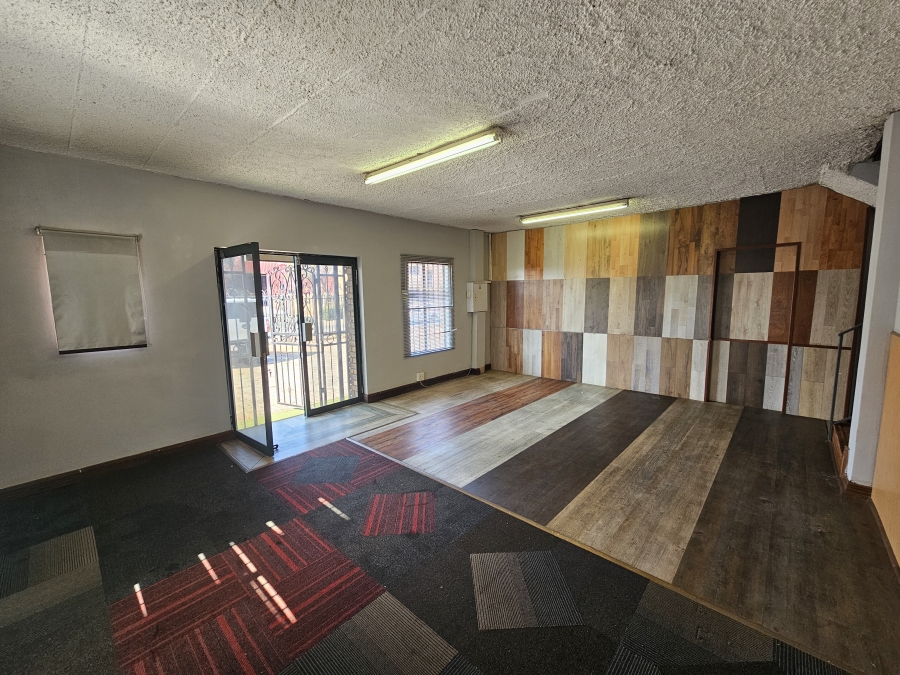 To Let Commercial Property for Rent in Hennops Park Industrial Gauteng