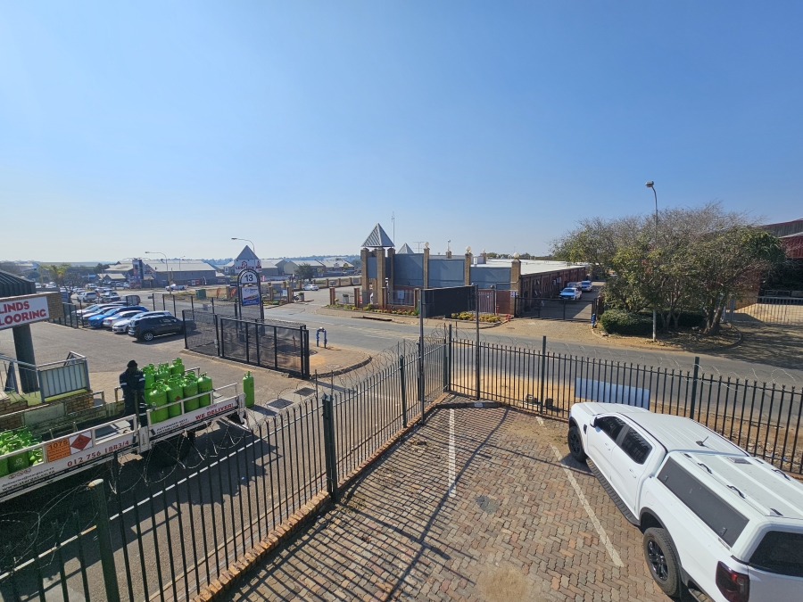 To Let Commercial Property for Rent in Hennops Park Industrial Gauteng