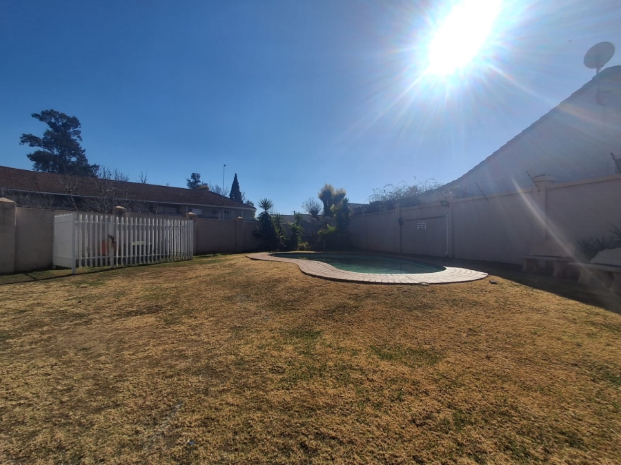 2 Bedroom Property for Sale in Three Rivers Gauteng