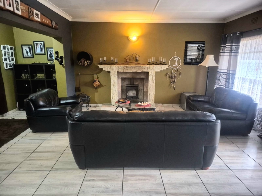 3 Bedroom Property for Sale in Meyerton Central Gauteng