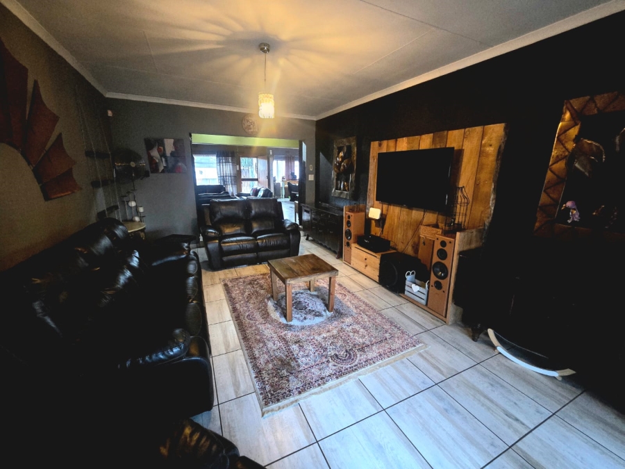 3 Bedroom Property for Sale in Meyerton Central Gauteng