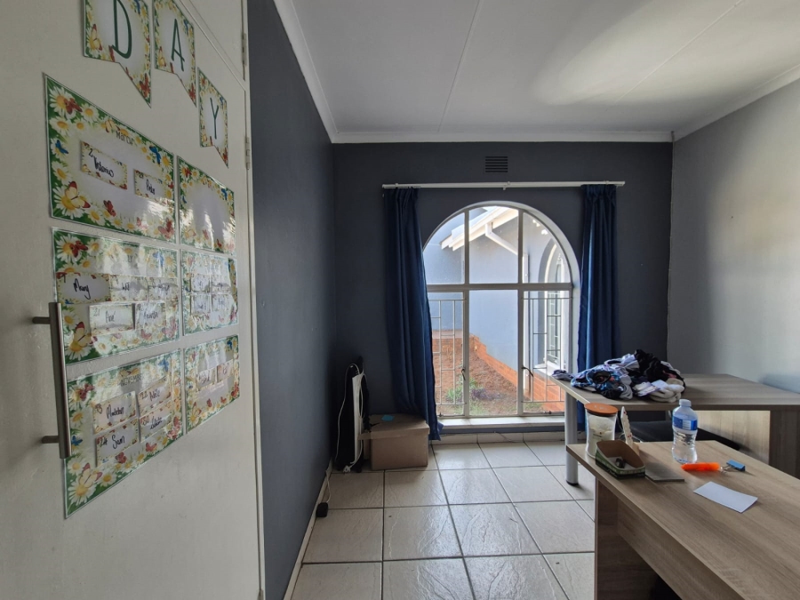 6 Bedroom Property for Sale in Vanderbijlpark SE 2 Gauteng