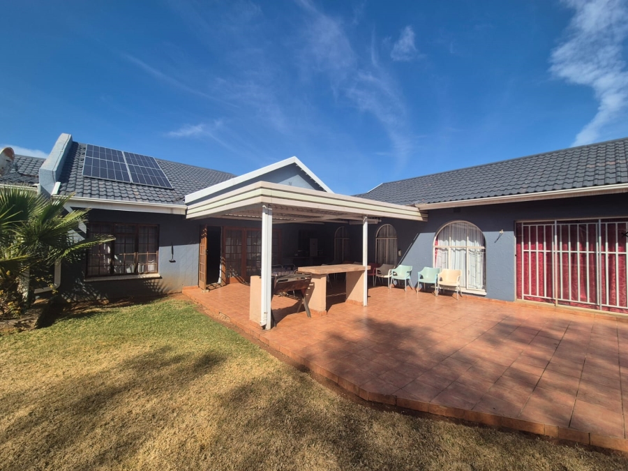 6 Bedroom Property for Sale in Vanderbijlpark SE 2 Gauteng