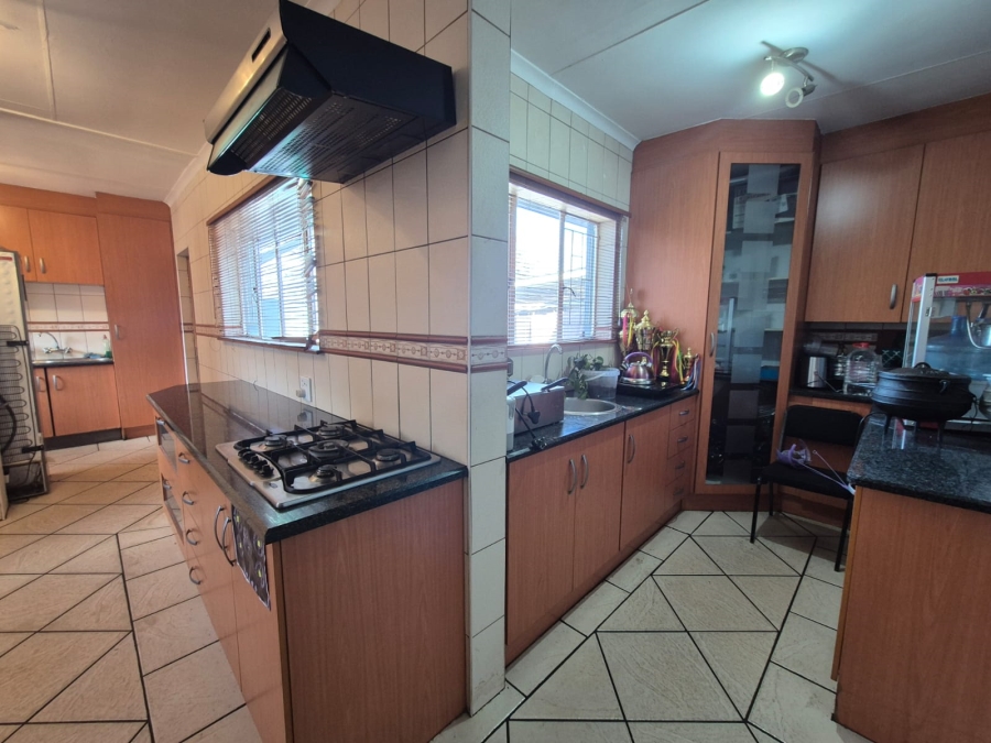 6 Bedroom Property for Sale in Vanderbijlpark SE 2 Gauteng