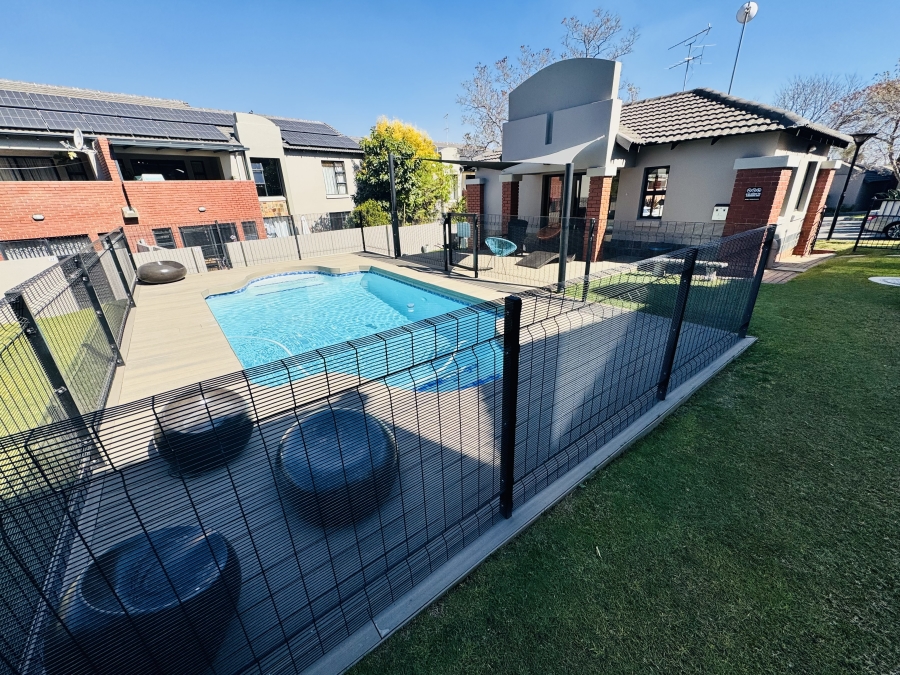 2 Bedroom Property for Sale in Witkoppen Gauteng