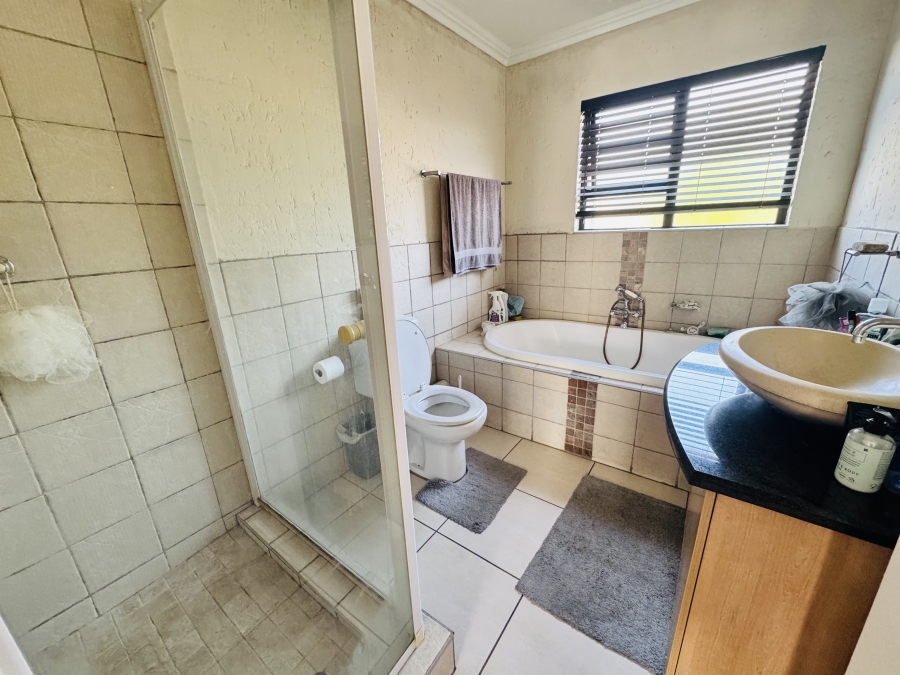 2 Bedroom Property for Sale in Witkoppen Gauteng