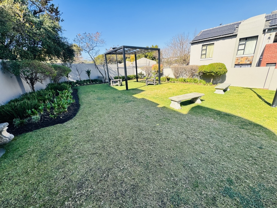 2 Bedroom Property for Sale in Witkoppen Gauteng