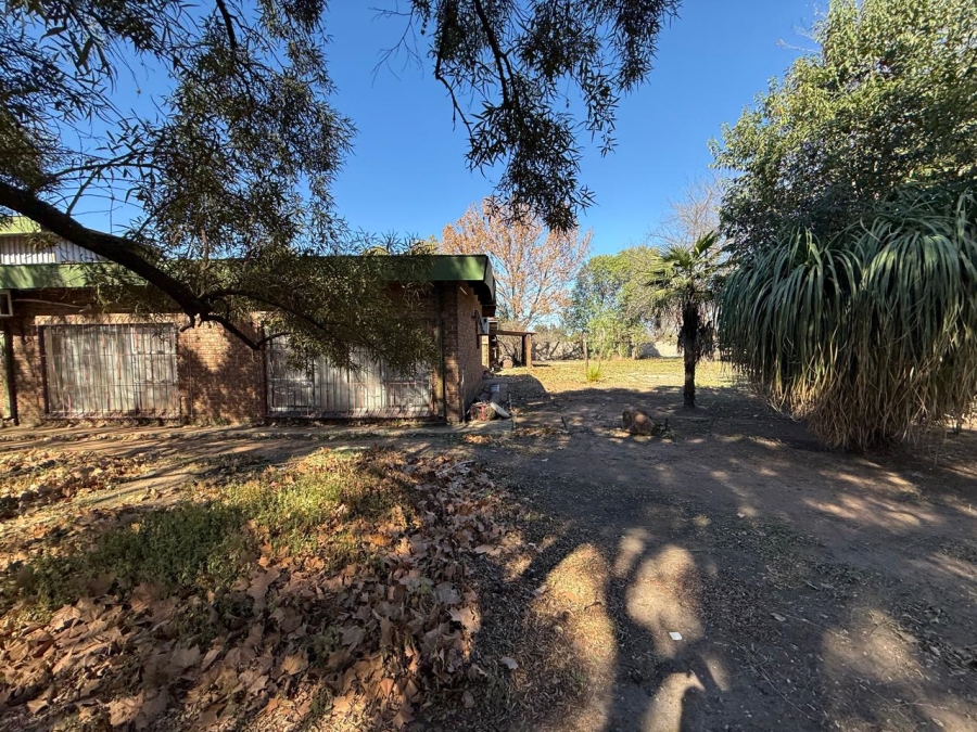 Commercial Property for Sale in Staalrus Gauteng