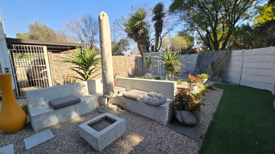 2 Bedroom Property for Sale in Albertsdal Gauteng
