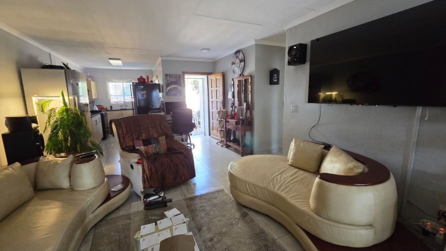 2 Bedroom Property for Sale in Albertsdal Gauteng