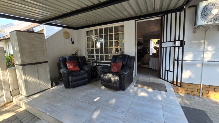2 Bedroom Property for Sale in Albertsdal Gauteng