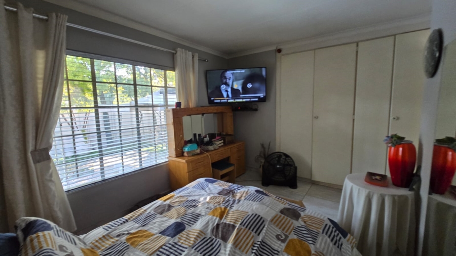 2 Bedroom Property for Sale in Albertsdal Gauteng