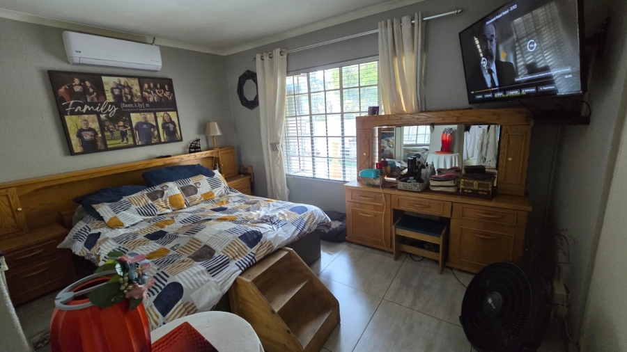 2 Bedroom Property for Sale in Albertsdal Gauteng