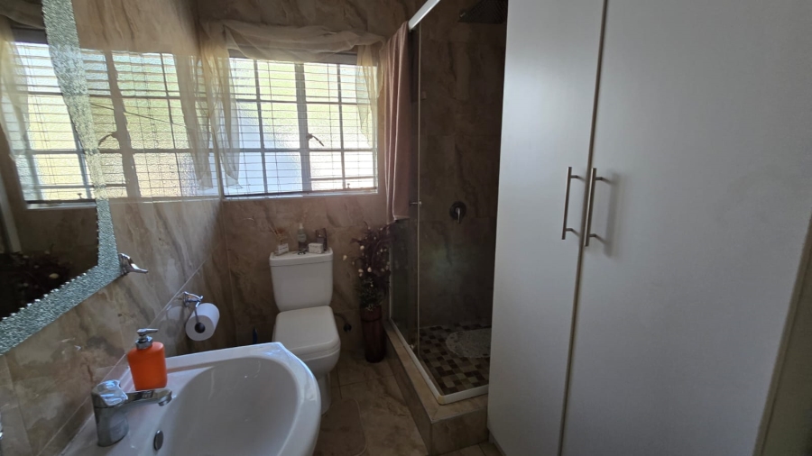 2 Bedroom Property for Sale in Albertsdal Gauteng