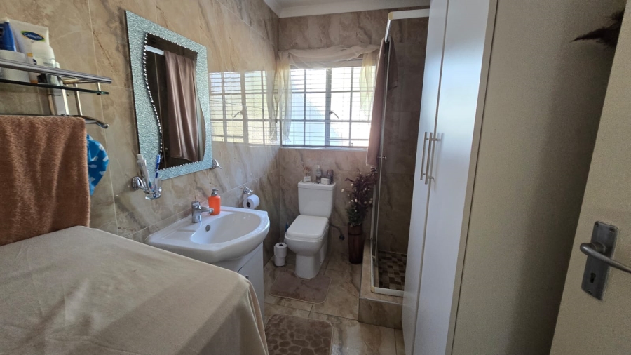 2 Bedroom Property for Sale in Albertsdal Gauteng