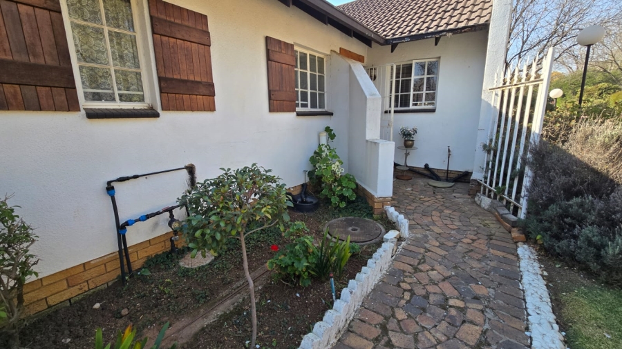 2 Bedroom Property for Sale in Albertsdal Gauteng