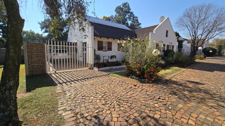 2 Bedroom Property for Sale in Albertsdal Gauteng