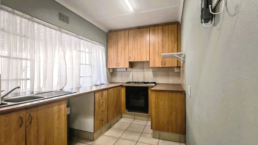 To Let 1 Bedroom Property for Rent in Riversdale Gauteng