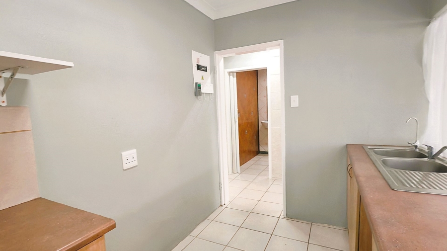 To Let 1 Bedroom Property for Rent in Riversdale Gauteng