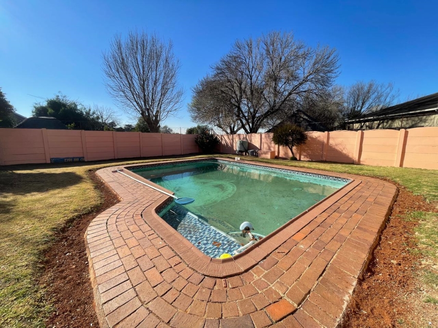 3 Bedroom Property for Sale in Brakpan Central Gauteng