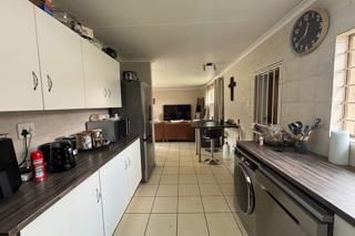 7 Bedroom Property for Sale in Bredell Gauteng
