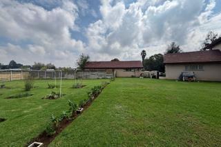 7 Bedroom Property for Sale in Bredell Gauteng