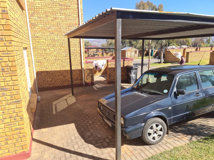 2 Bedroom Property for Sale in Honeydew Grove Gauteng